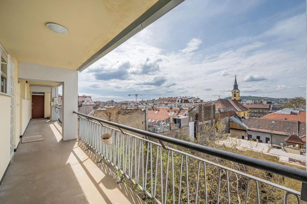 Liszt Ferenc Square Panorama Apt Budapesta Exterior foto